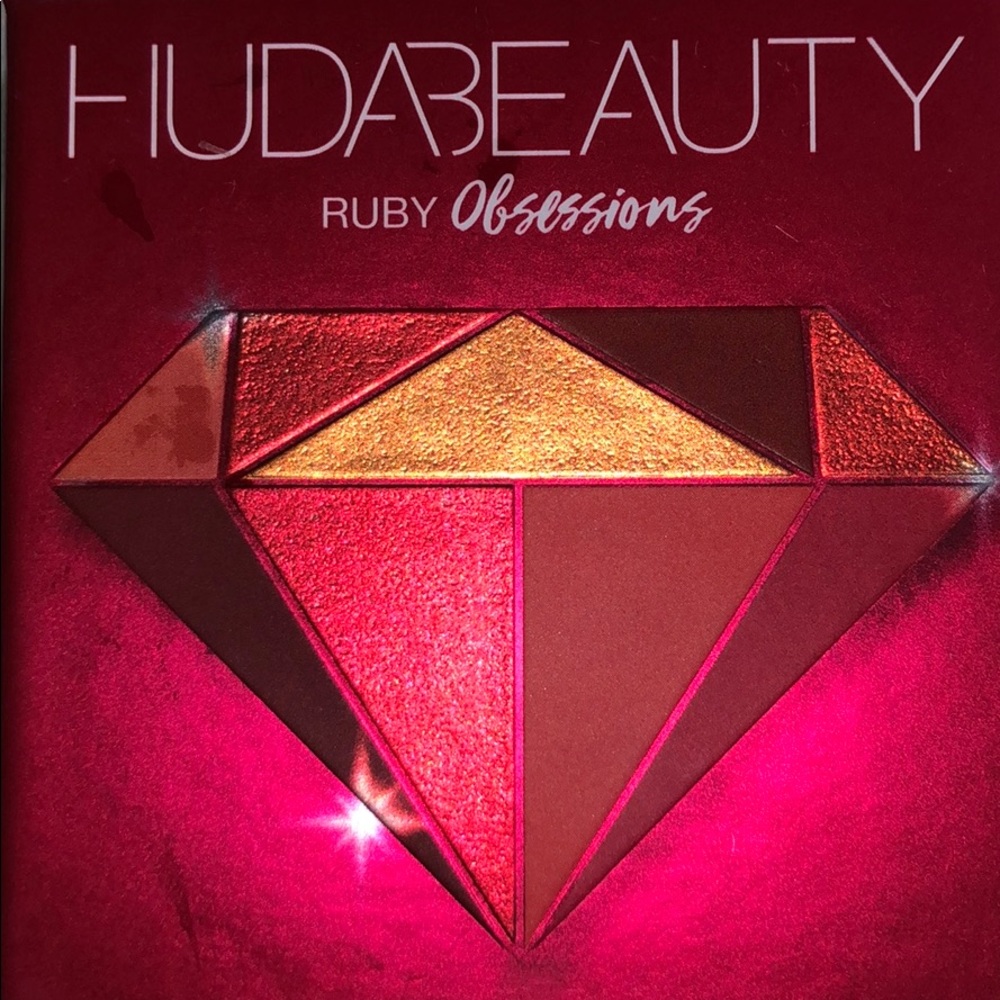 Huda Beauty Ruby Obsessions pallete